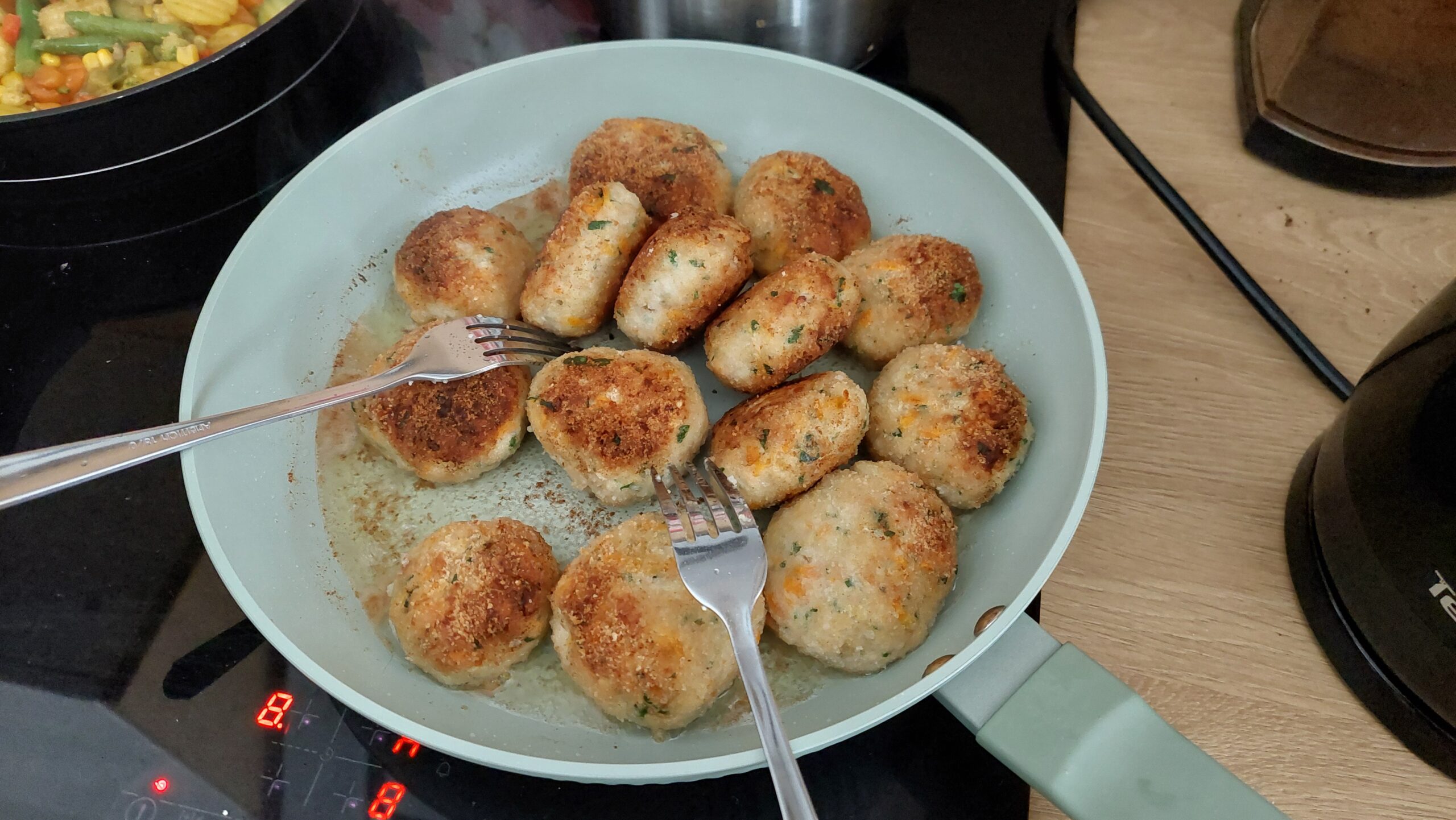 Puszyste i chrupiące kotlety mielone na patelni